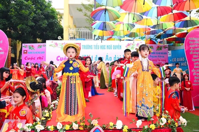 Vĩnh Phúc: Trường Tiểu học Ngô Quyền hưởng ứng cuộc thi “Nét đẹp áo dài” chào mừng 125 năm đô thị Vĩnh Yên