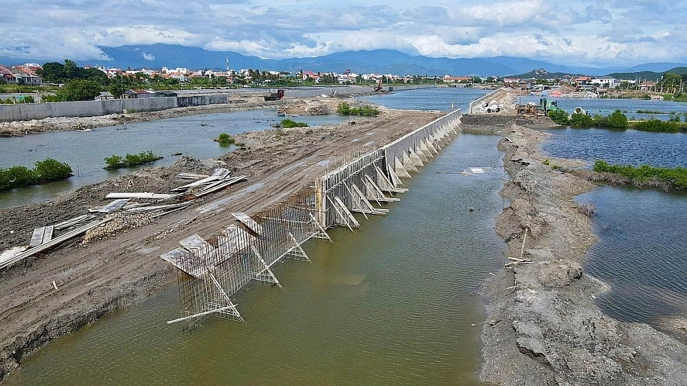 Ninh Hòa (Khánh Hòa): Loạt gói thầu là “sân chơi” riêng của Công ty Khánh Anh?