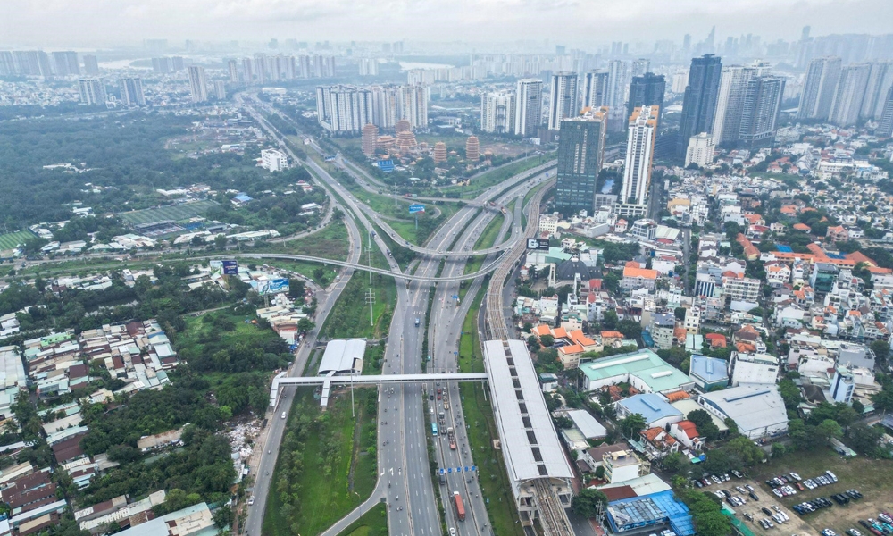 Loạt cầu bộ hành nối Metro Bến Thành - Suối Tiên trước ngày vận hành chính thức