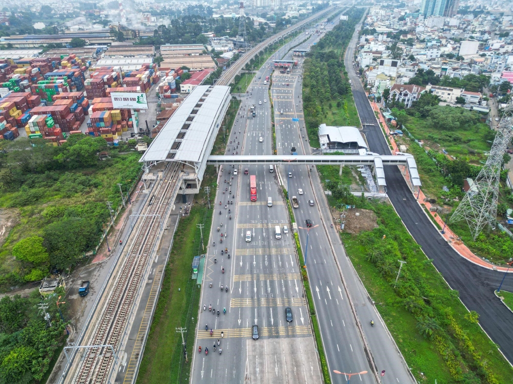 Loạt cầu bộ hành nối Metro Bến Thành - Suối Tiên trước ngày vận hành chính thức