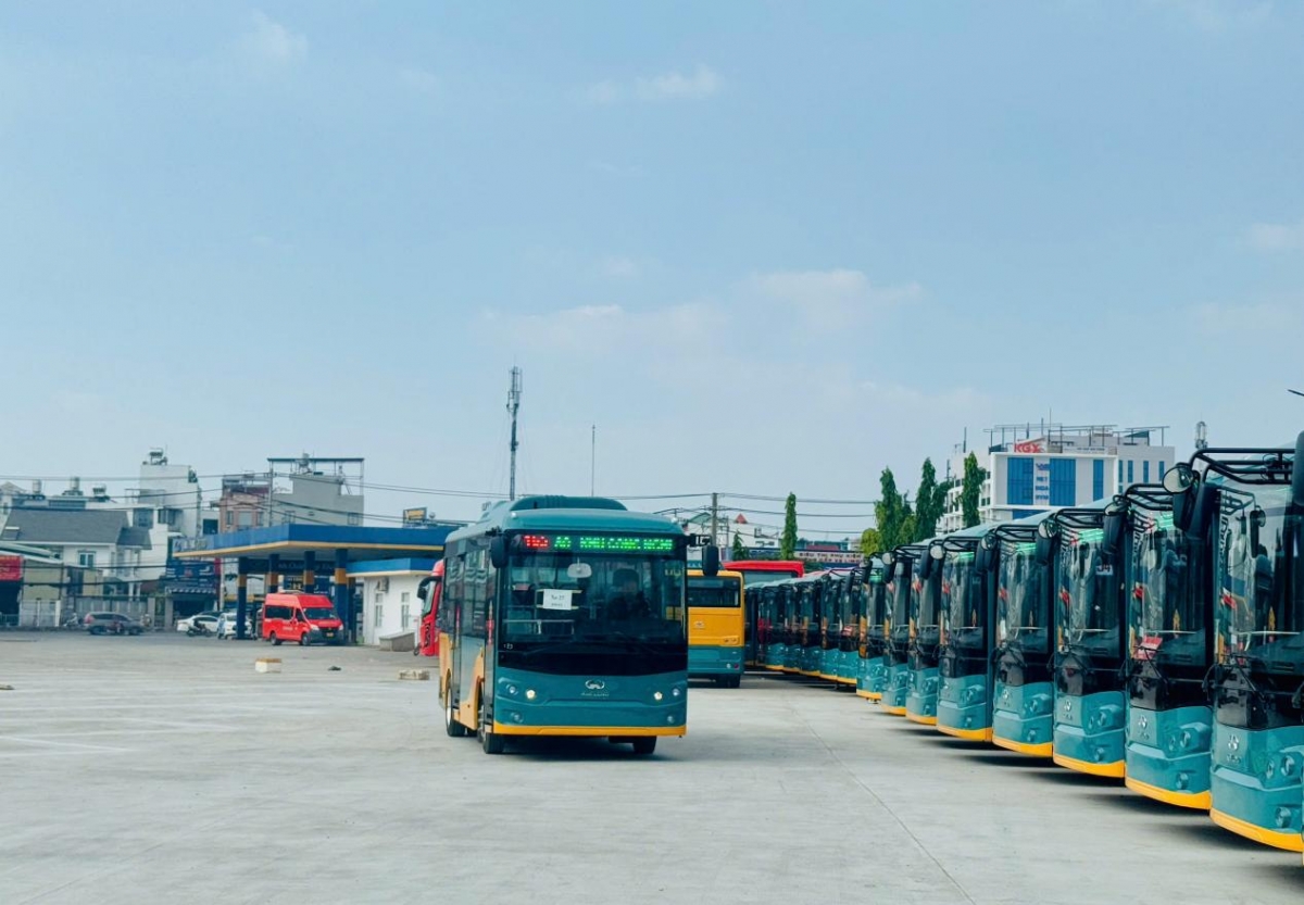 Thành phố Hồ Chí Minh: 150 xe buýt điện sẵn sàng phục vụ kết nối Metro số 1