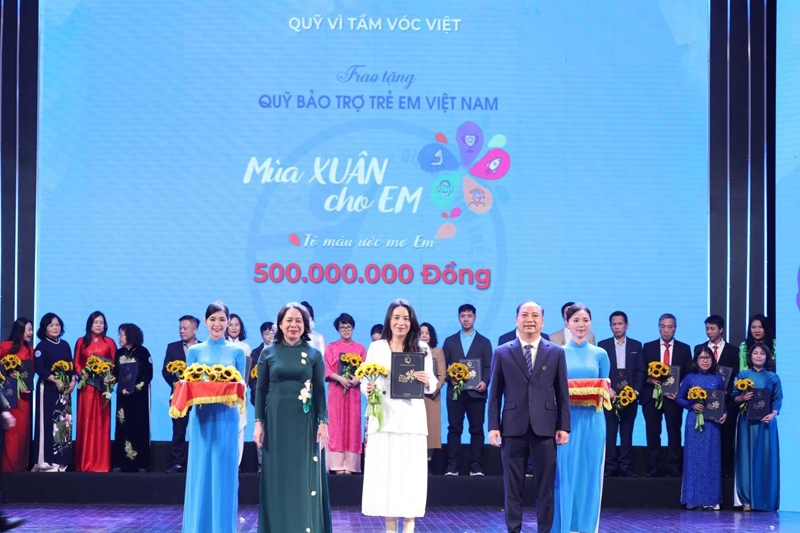 Tập đoàn TH tài trợ 500 triệu đồng cho chương trình “Mùa xuân cho em” lần thứ 18