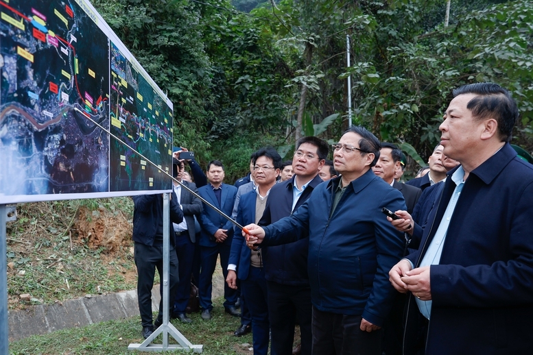 Thủ tướng yêu cầu trình Quốc hội dự án đường sắt Lào Cai-Hà Nội-Hải Phòng trong tháng 2