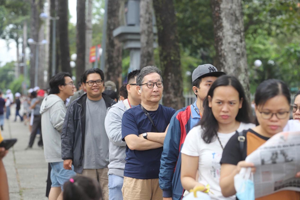 Thành phố Hồ Chí Minh: Đông nghịt người trải nghiệm Metro số 1 Bến Thành - Suối Tiên