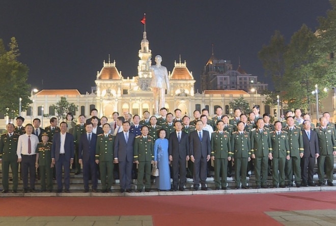 Chủ tịch Quốc hội dự chương trình hòa nhạc và nghệ thuật “Bài ca không quên”