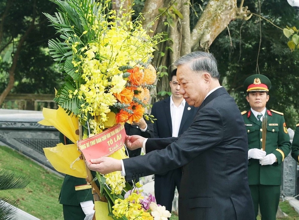 Tổng Bí thư Tô Lâm dâng hương tại Khu Di tích Quốc gia Đặc biệt Ngã ba Đồng Lộc