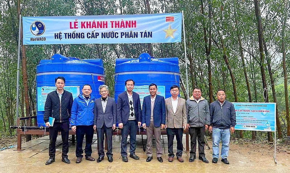 Thành phố Huế: Lắp đặt hệ thống nước phân tán để đưa nước sạch lên vùng khó khăn