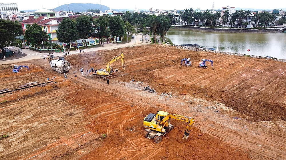 Thành phố Quảng Ngãi: 60 ngày hoàn thành nâng cấp đường và Quảng trường Phạm Văn Đồng