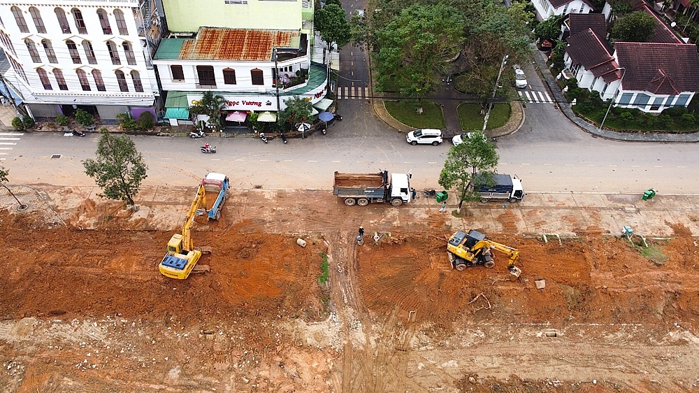 Thành phố Quảng Ngãi: 60 ngày hoàn thành nâng cấp đường và Quảng trường Phạm Văn Đồng