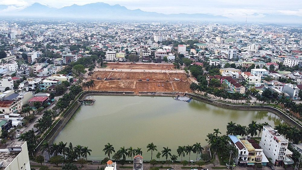 Thành phố Quảng Ngãi: 60 ngày hoàn thành nâng cấp đường và Quảng trường Phạm Văn Đồng