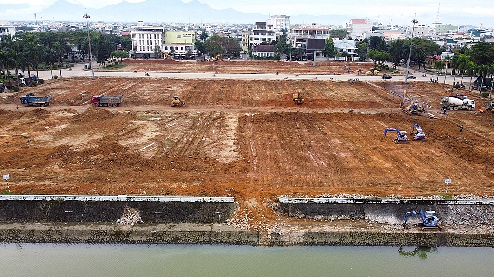 Thành phố Quảng Ngãi: 60 ngày hoàn thành nâng cấp đường và Quảng trường Phạm Văn Đồng