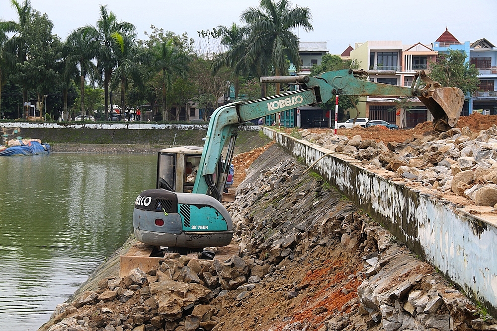 Thành phố Quảng Ngãi: 60 ngày hoàn thành nâng cấp đường và Quảng trường Phạm Văn Đồng