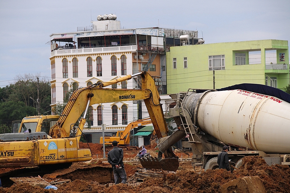 Thành phố Quảng Ngãi: 60 ngày hoàn thành nâng cấp đường và Quảng trường Phạm Văn Đồng