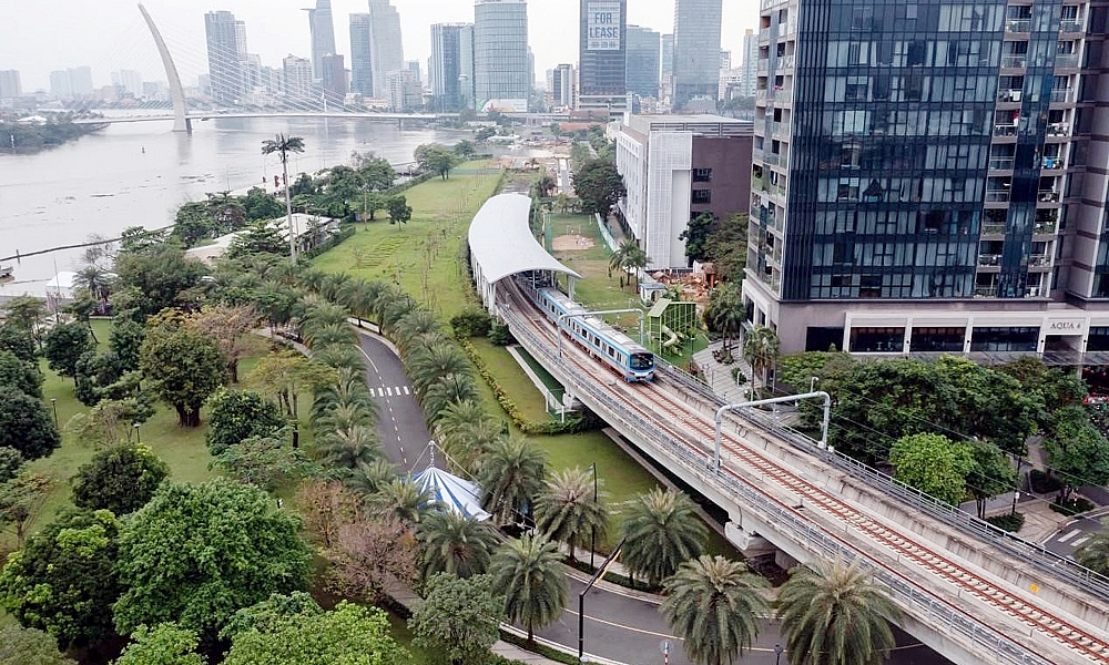 Thành phố Hồ Chí Minh: Khách đi Metro số 1 tăng 300% sau 2 tuần vận hành thương mại