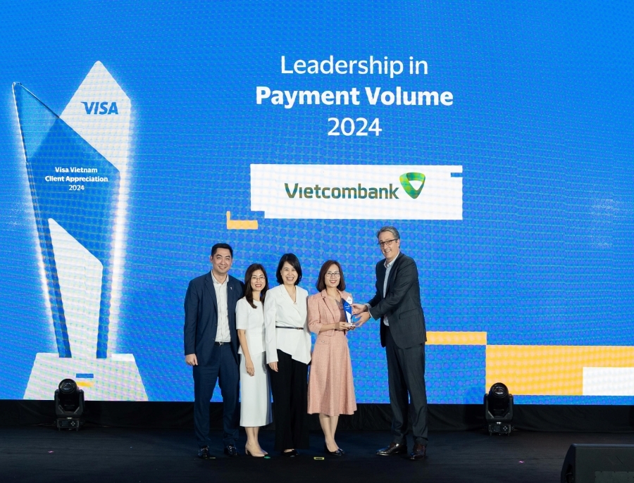 Vietcombank liên tục được vinh danh tại các giải thưởng danh giá, tái khẳng định vị thế dẫn đầu thị trường thanh toán năm 2024