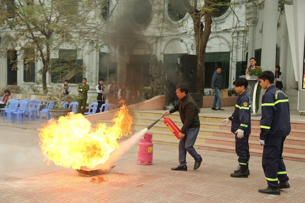 Công an tỉnh Nam Định: Làm tốt công tác đền ơn đáp nghĩa, giữ vững thế trận lòng dân