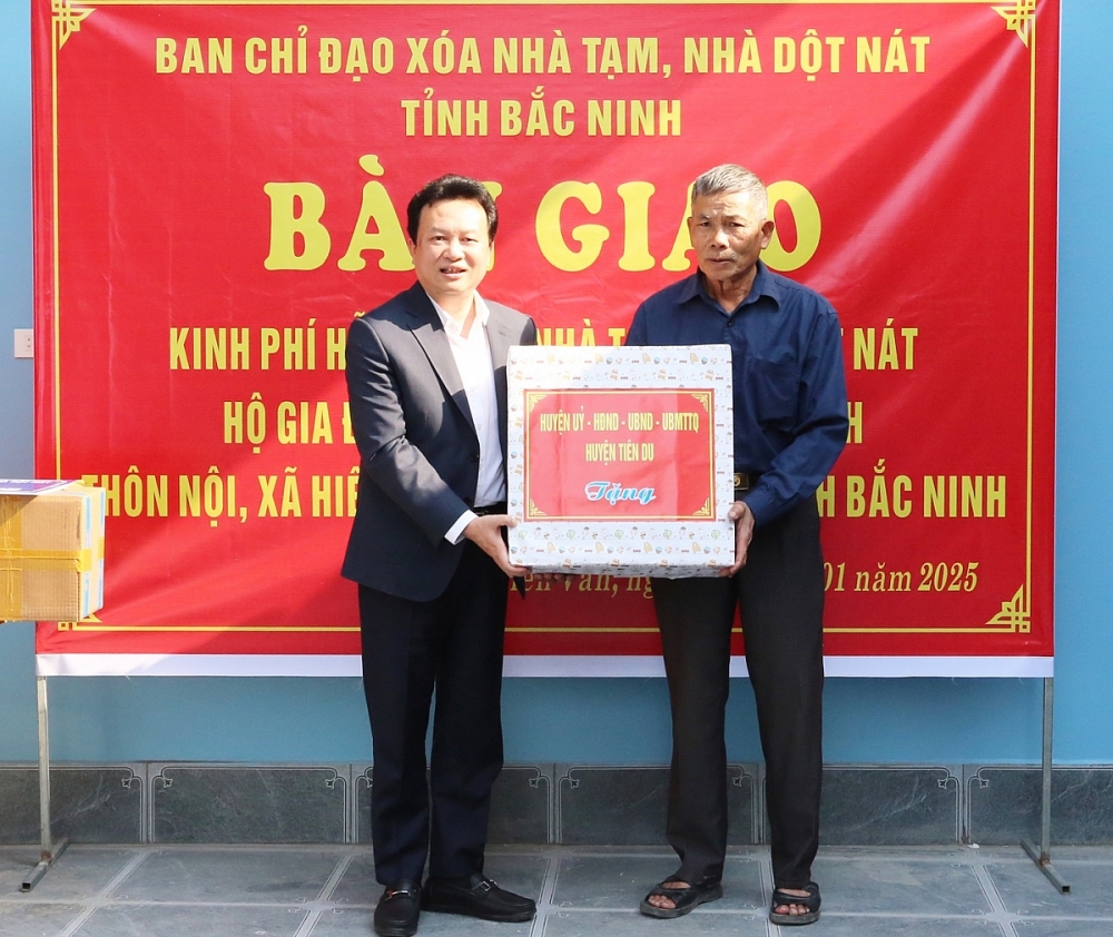 Bắc Ninh: Trao nhà mới cho người có công, lan toả tinh thần “tương thân tương ái”