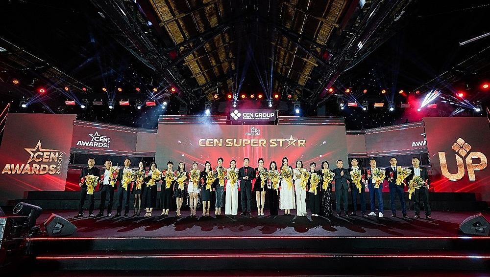 Shark Hưng “cực cháy” tại Cen Awards 2024: Cen Up