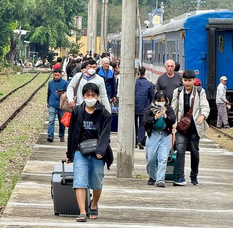 Bình Định: Đón những vị khách trên chuyến tàu đầu tiên đến ga Quy Nhơn