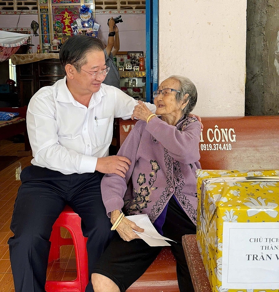 Cần Thơ: Bàn giao 30 căn nhà cho bà con nghèo đón Tết