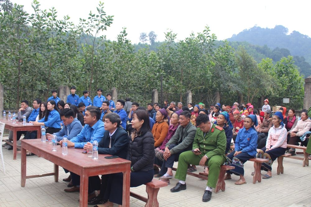 Hành trình mang Tết ấm tới các gia đình, học sinh có hoàn cảnh khó khăn tại Thường Xuân, Thanh Hóa