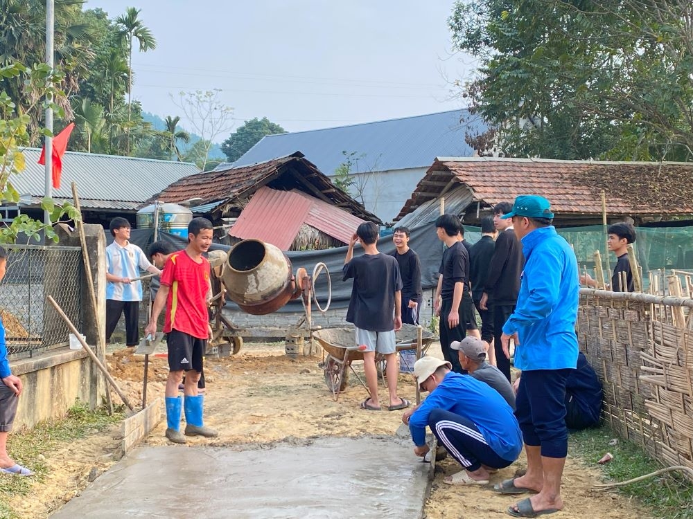 Hành trình mang Tết ấm tới các gia đình, học sinh có hoàn cảnh khó khăn tại Thường Xuân, Thanh Hóa