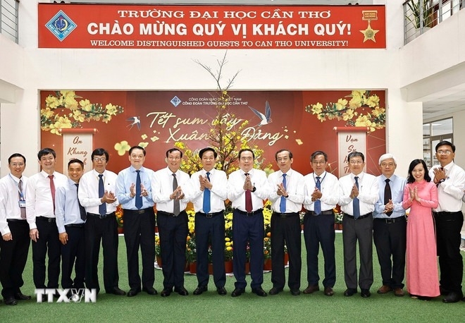 Chủ tịch Quốc hội Trần Thanh Mẫn làm việc với các cơ sở giáo dục tại Cần Thơ