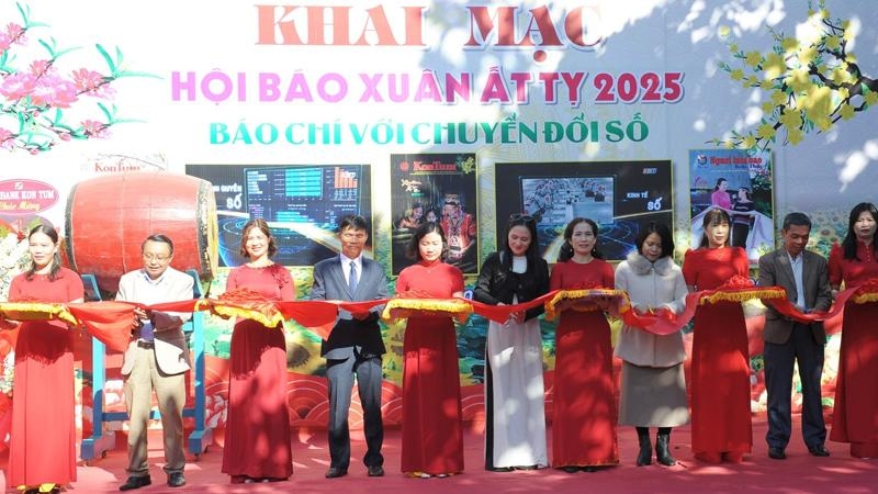 Kon Tum: Hội Báo Xuân Ất Tỵ 2025 - Báo chí chuyển mình trong kỷ nguyên số