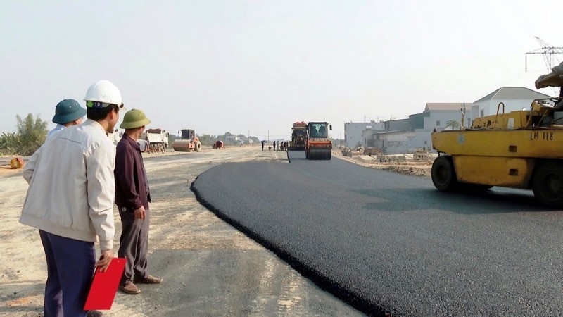 Ninh Bình: Công trường xây dựng tuyến đường Đông – Tây ngày giáp Tết