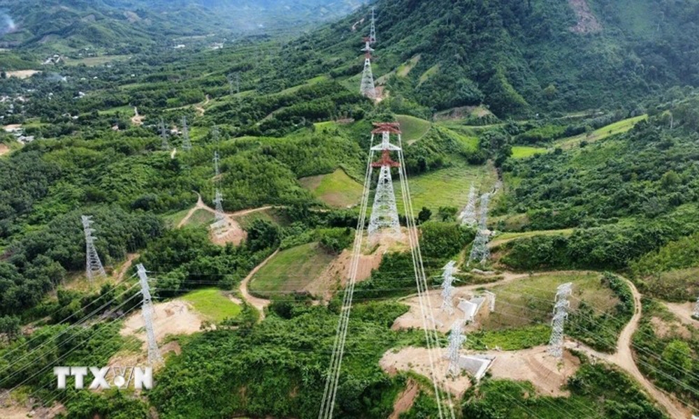 Đóng điện thành công dự án đường dây 500kV nhập khẩu điện từ Lào