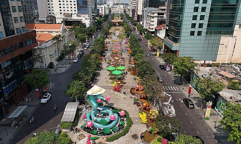 Thành phố Hồ Chí Minh: Toàn cảnh đường hoa Nguyễn Huệ trước ngày khai mạc