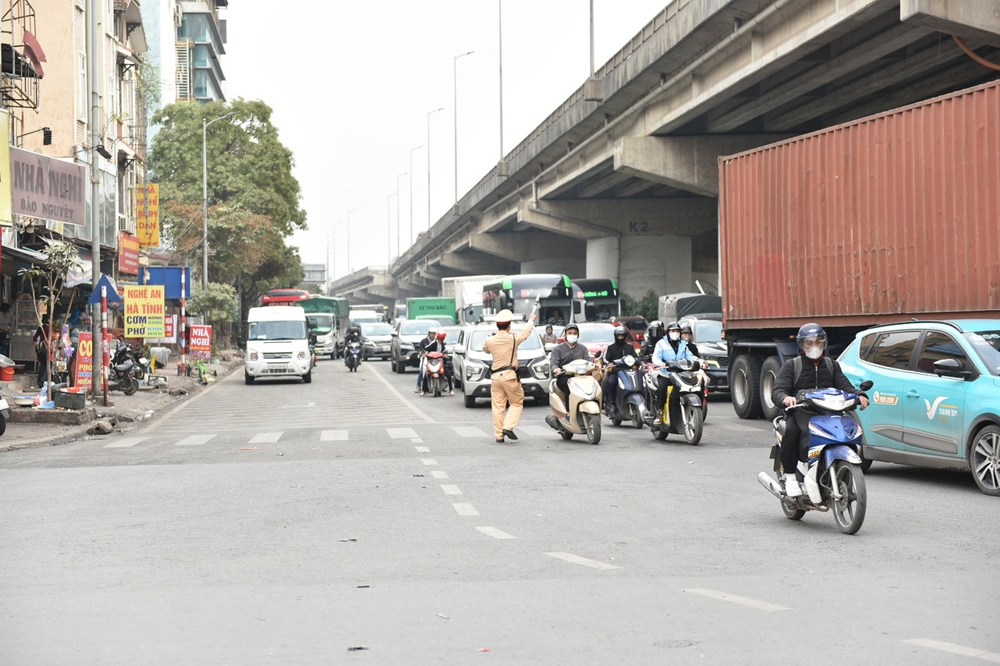 Hà Nội: Nhiều tuyến đường ùn tắc trong ngày đầu kỳ nghỉ Tết Nguyên đán Ất Tỵ