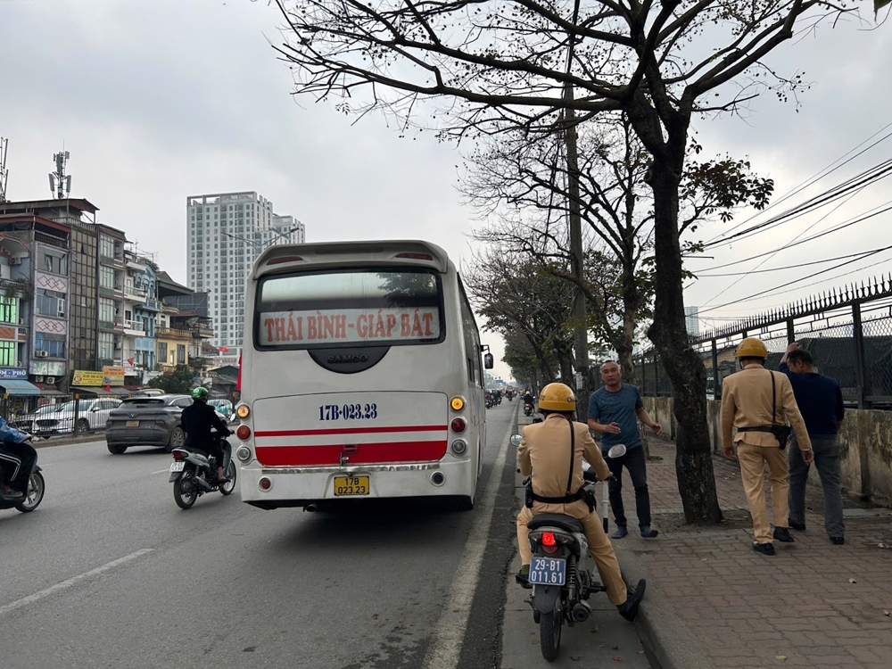 Hà Nội: Nhiều tuyến đường ùn tắc trong ngày đầu kỳ nghỉ Tết Nguyên đán Ất Tỵ