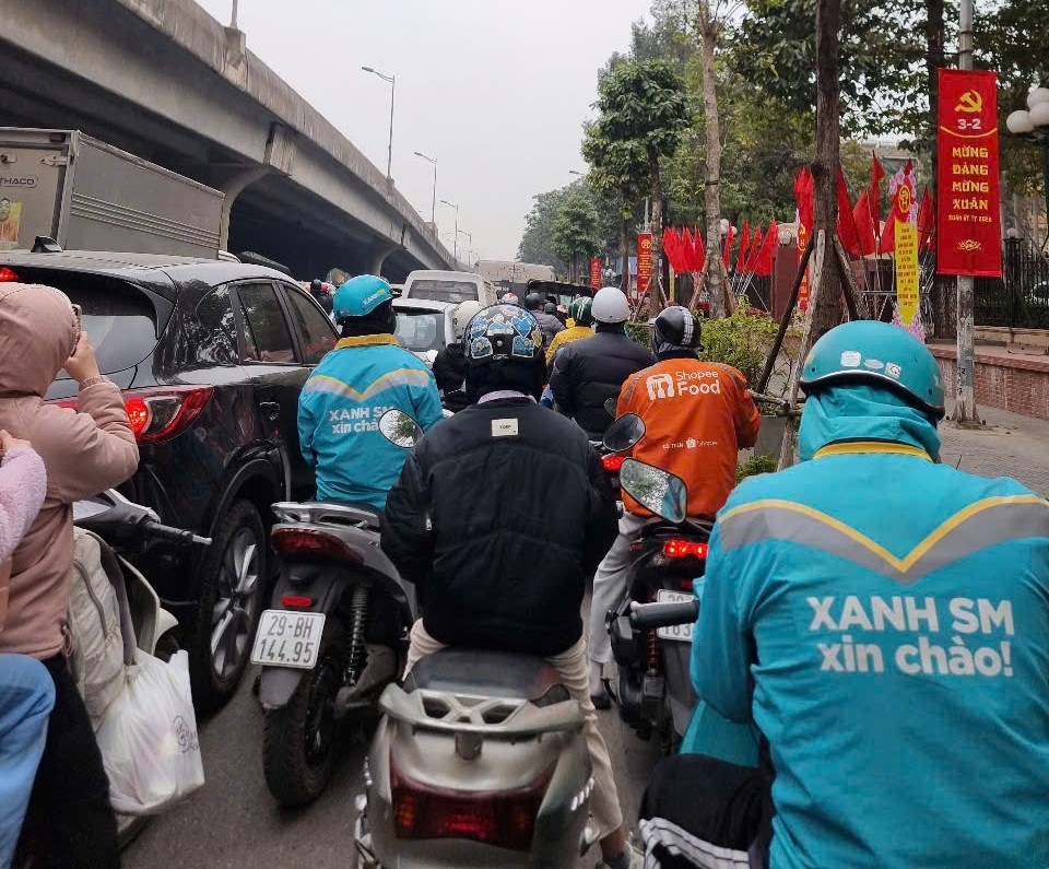 Hà Nội: Nhiều tuyến đường ùn tắc trong ngày đầu kỳ nghỉ Tết Nguyên đán Ất Tỵ