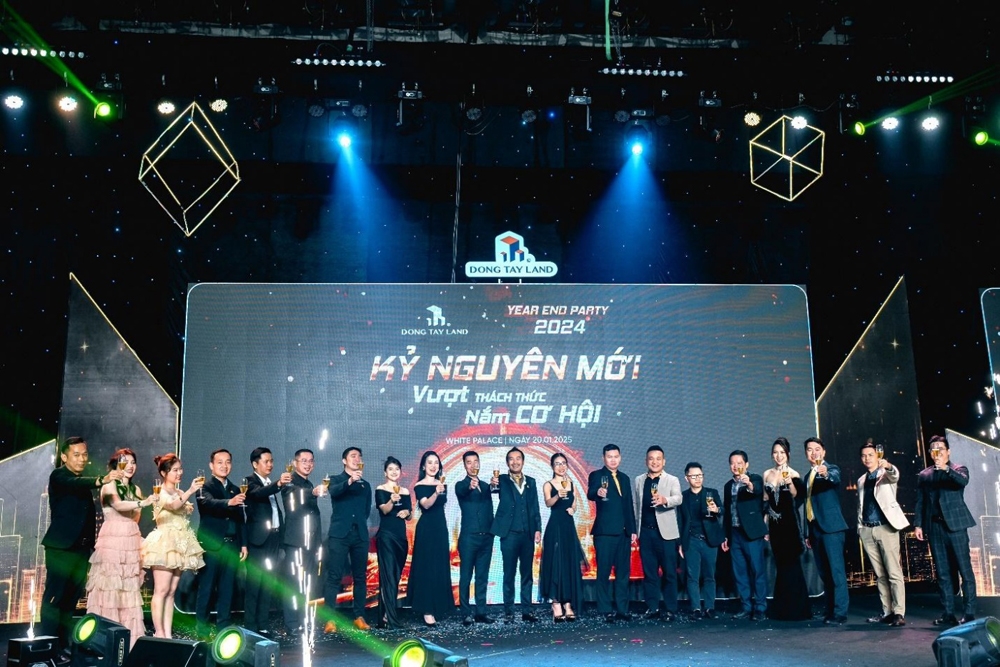 Year End Party 2024: Khoảnh khắc đáng nhớ, hành trình đầy tự hào của Đông Tây Land