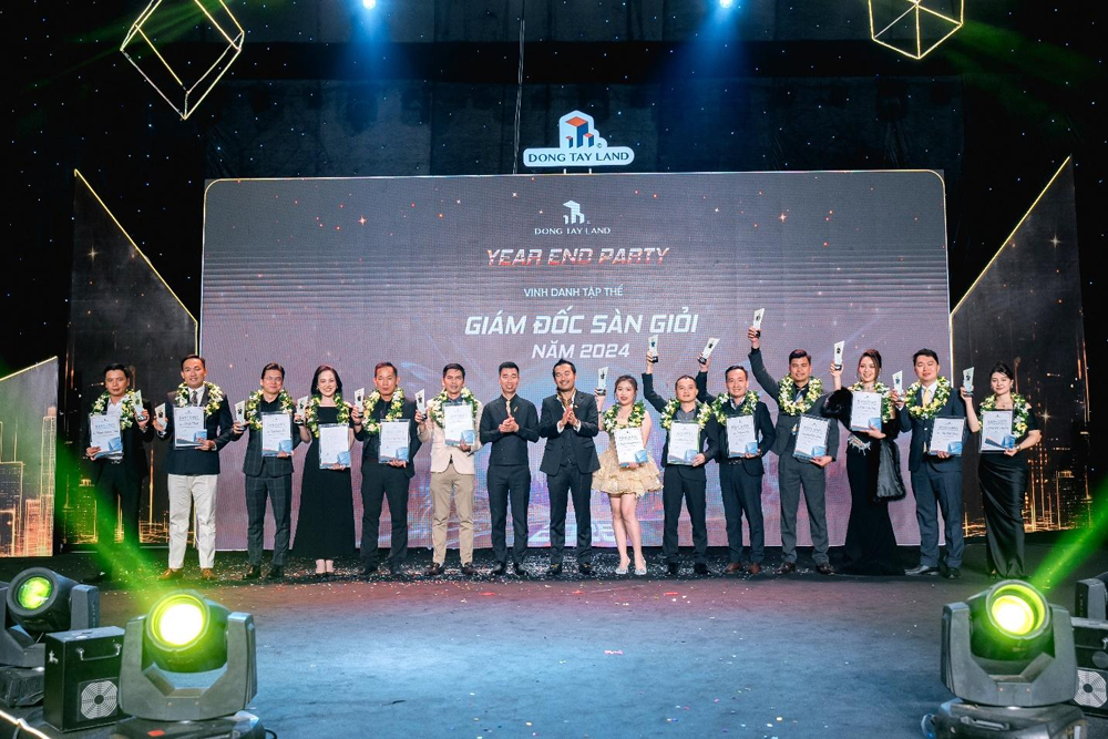 Year End Party 2024: Khoảnh khắc đáng nhớ, hành trình đầy tự hào của Đông Tây Land