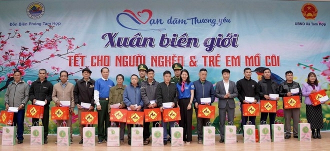 Tiếp niềm tin, thêm động lực giúp người nghèo đón Tết đầm ấm