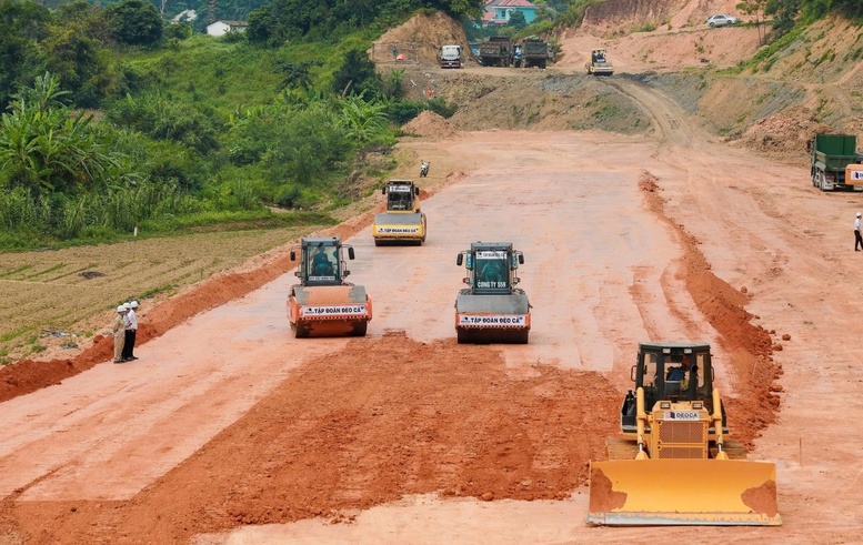 Đón Tết, mừng Xuân trên công trường các dự án giao thông trọng điểm