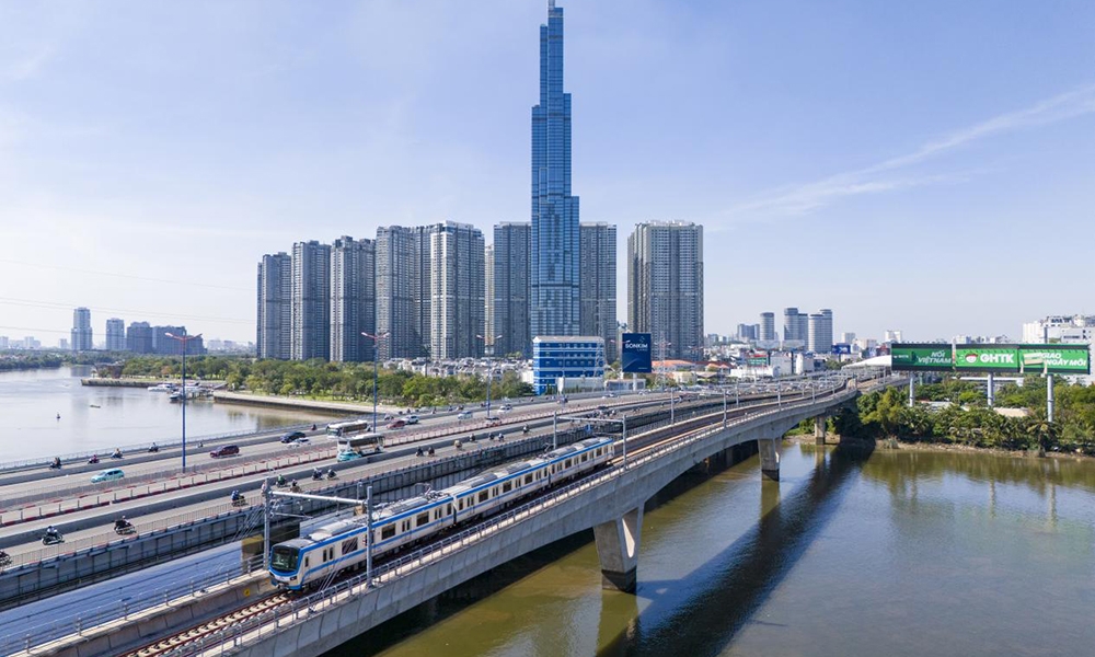 Thành phố Hồ Chí Minh: Lượng khách tăng cao, Metro số 1 tiếp tục tăng chuyến chạy đưa người dân đi du Xuân