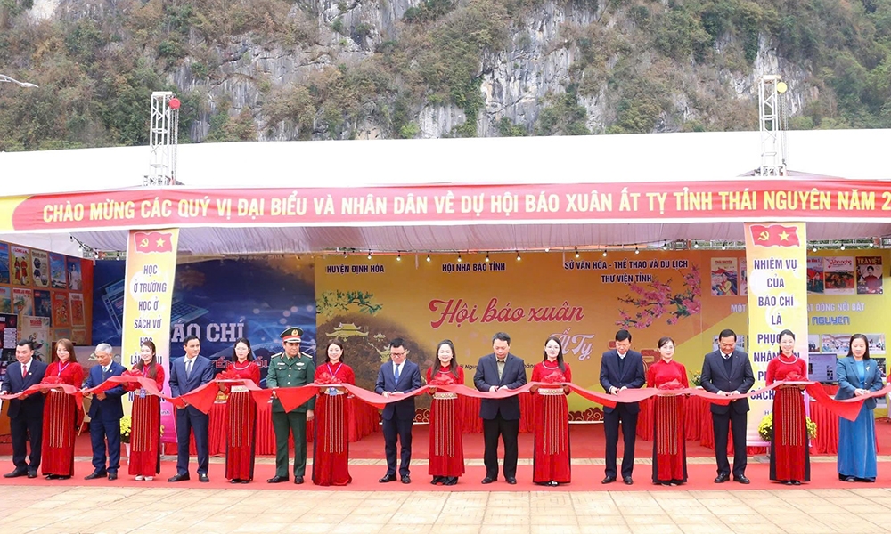 Thái Nguyên: Tổ chức thành công Lễ hội Lồng Tồng ATK Định Hóa và Hội Báo xuân Ất Tỵ 2025