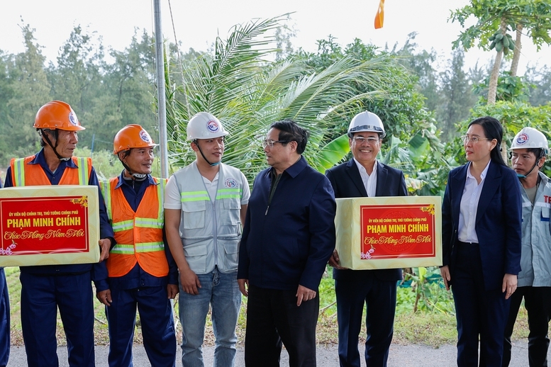 Thủ tướng: Hoàn thành cao tốc Quảng Ngãi - Bình Định trong năm nay