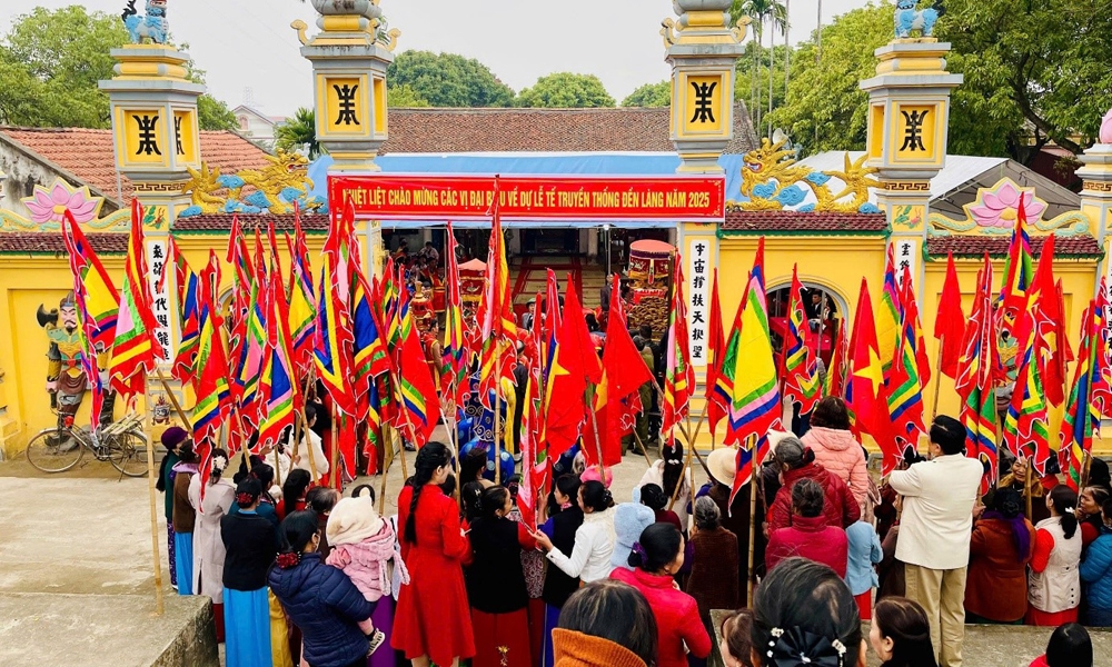 Phú Thọ: Trang nghiêm lễ hội truyền thống đền làng Hữu Bổ hạ