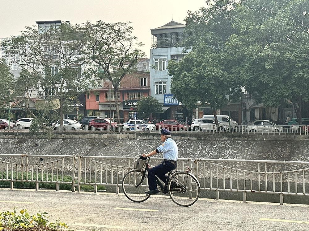 Hà Nội: Đường dành riêng cho xe đạp dọc sông Tô Lịch chưa thu hút người dân