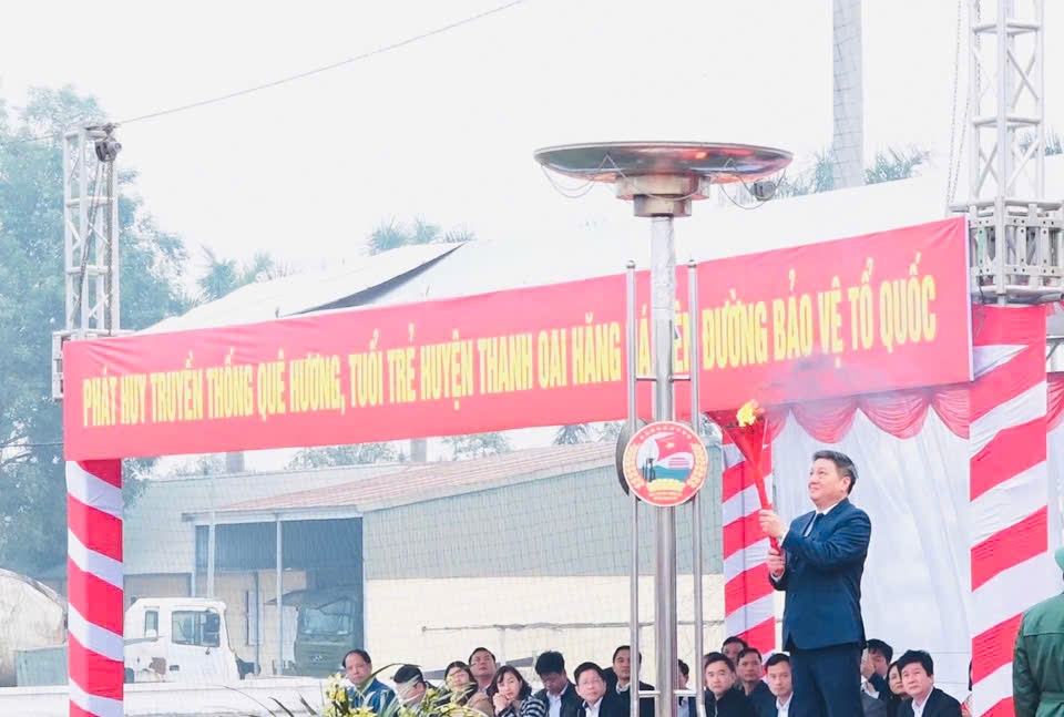 Thanh Oai (Hà Nội): 161 thanh niên hăng hái lên đường nhập ngũ