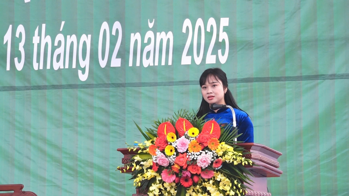 Thanh Oai (Hà Nội): 161 thanh niên hăng hái lên đường nhập ngũ