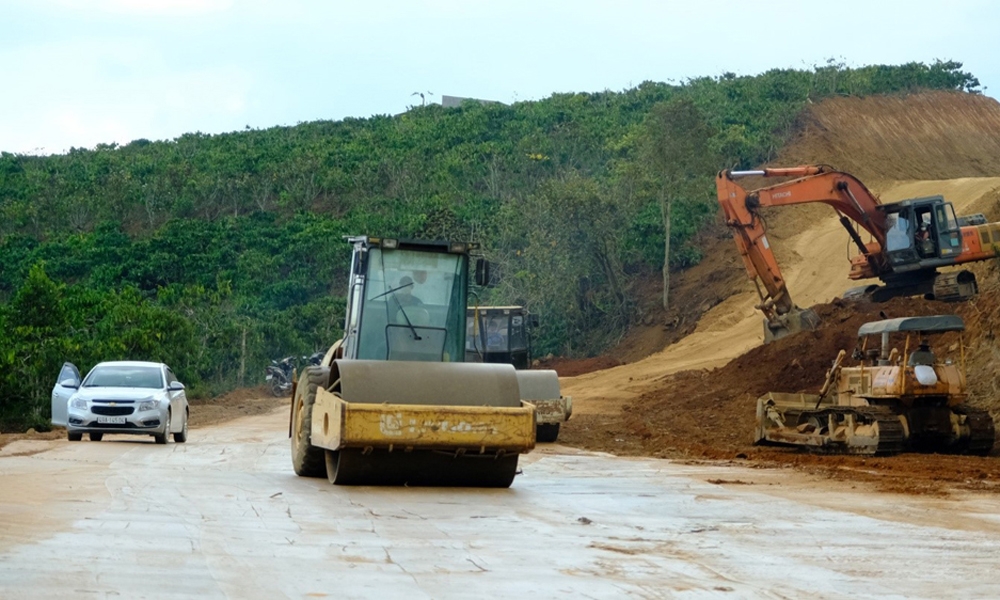 Lâm Hà (Lâm Đồng): Đẩy nhanh tiến độ thi công các công trình chuyển tiếp