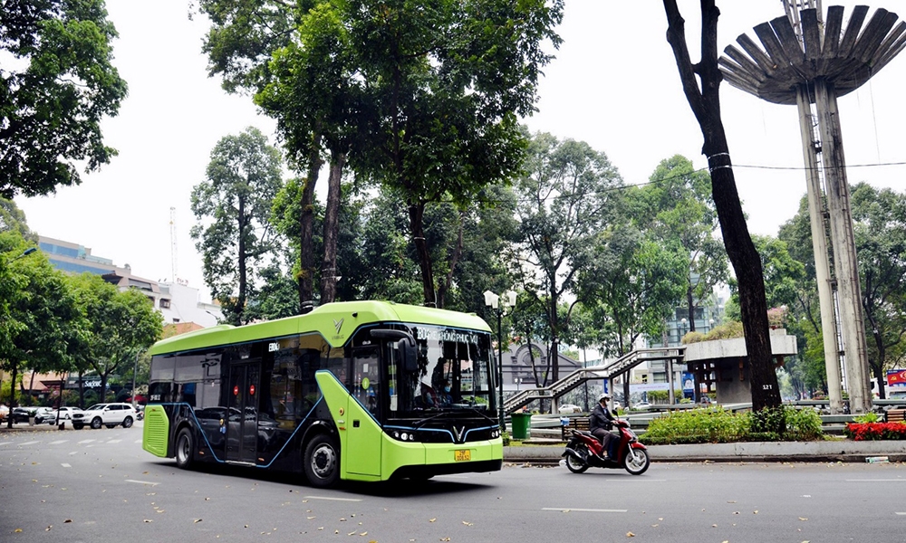 Thành phố Hồ Chí Minh: Nghiên cứu chuyển đổi phương tiện giao thông công cộng sang xe điện trong quý I/2025