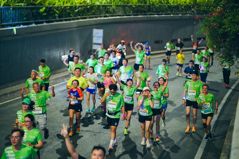 VPBank VnExpress Marathon Ho Chi Minh City Midnight - cung đường sôi động rực ánh sáng