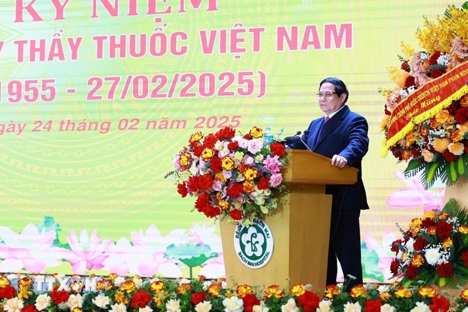 Thầy thuốc phải có kiến thức đầy đủ, đức hạnh vẹn tròn, hành vi mẫu mực