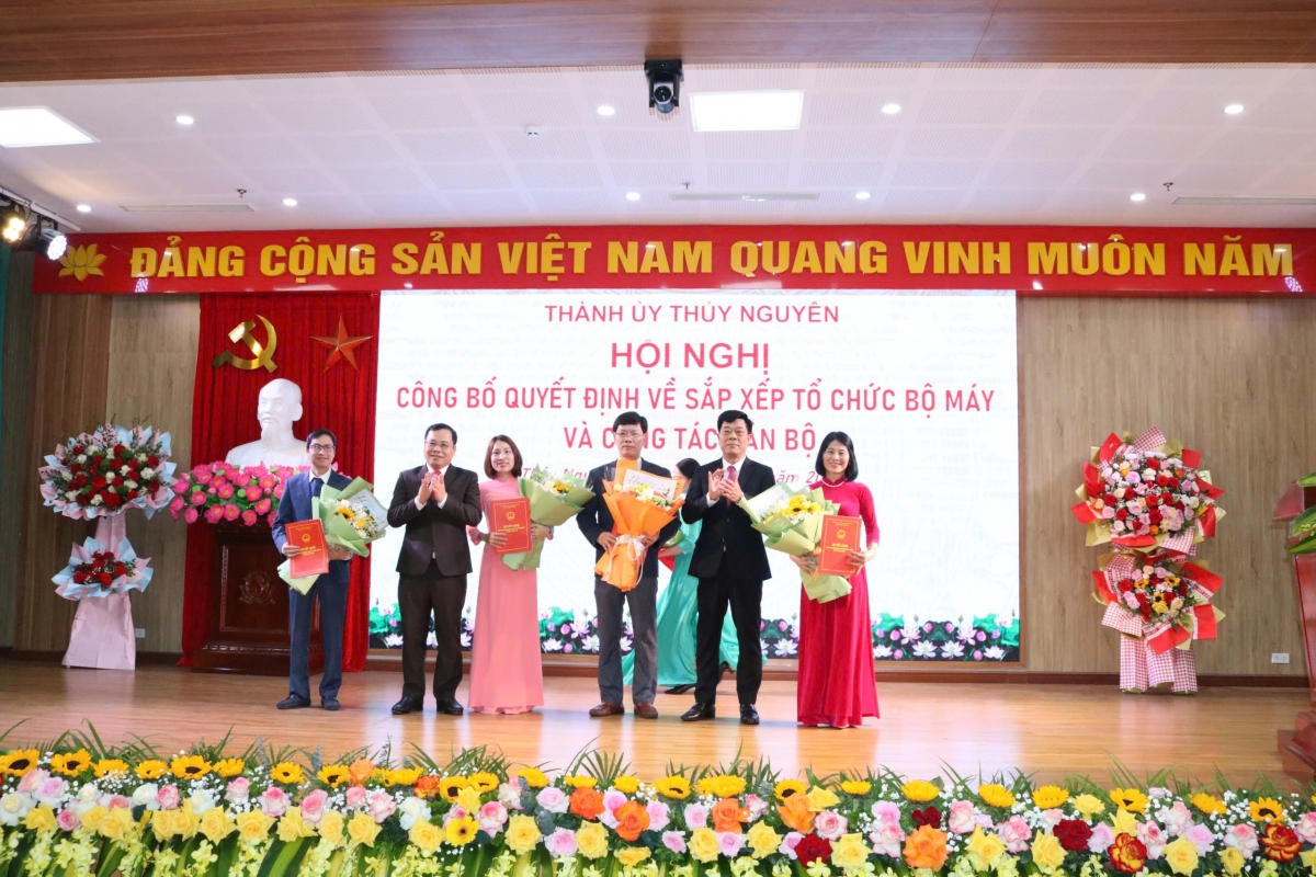 Thuỷ Nguyên (Hải Phòng): Công bố các quyết định về sắp xếp tổ chức bộ máy và công tác cán bộ